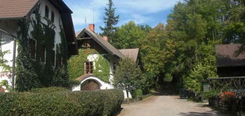 Bucicky Mlyn Otel Rozdalovice Dış mekan fotoğraf